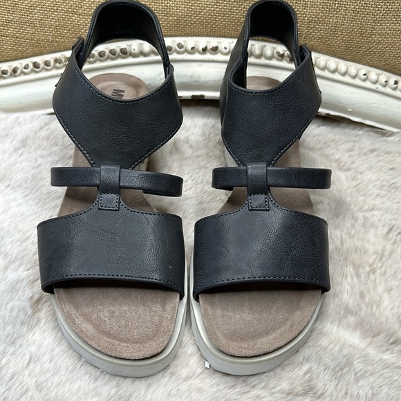 MUK LUKS | Pitch Soprano Flatforms Gray Sandals, NWOT - Picture 3 of 11